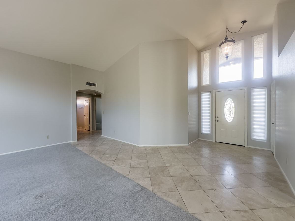 152 W La Vieve Ln - Photo 4 of 23
