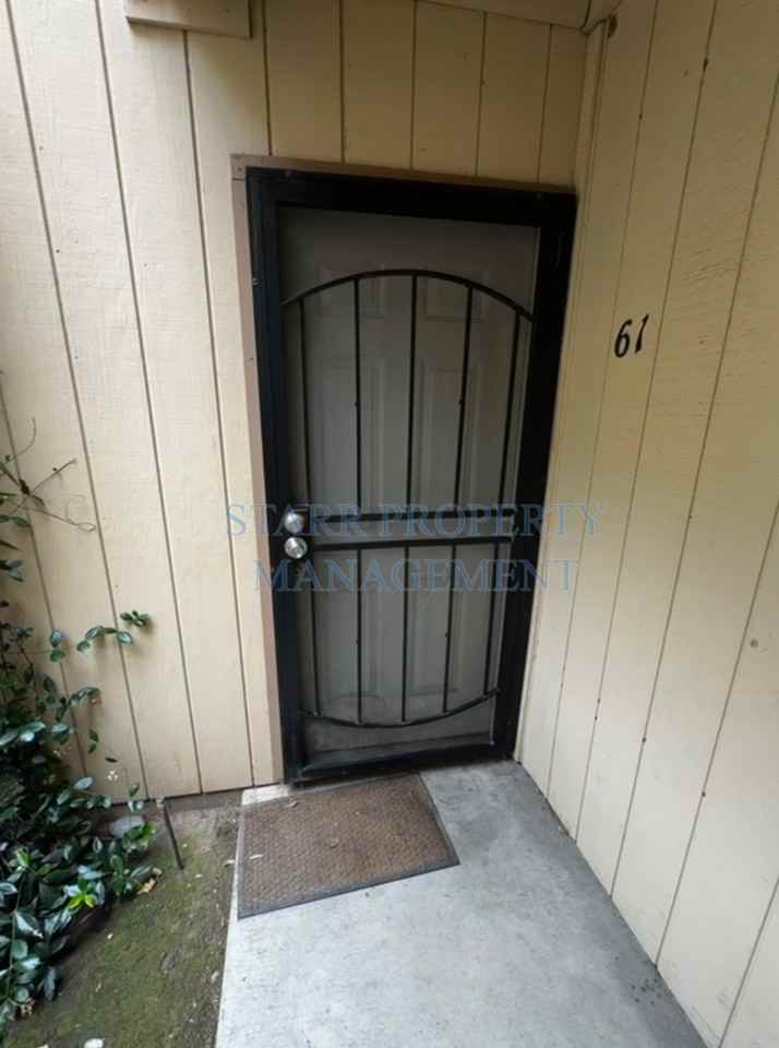 328 Northbank Ct #61 - Photo 2 of 13