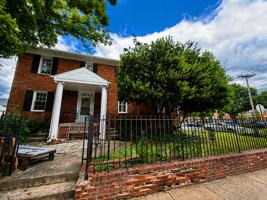 featured image of 1327 S Queen St