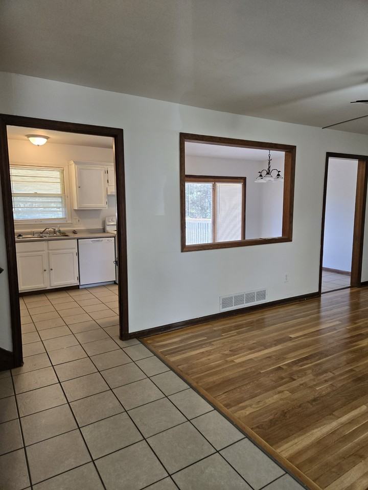 13326 Donnelly Ave - Photo 4 of 26