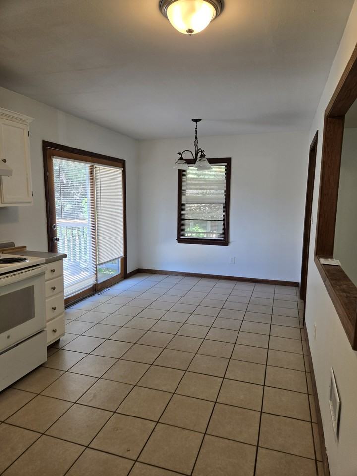 13326 Donnelly Ave - Photo 5 of 26
