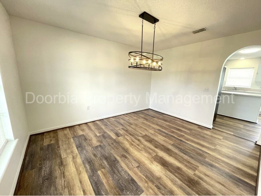 11098 Lord Taylor Dr - Photo 5 of 21