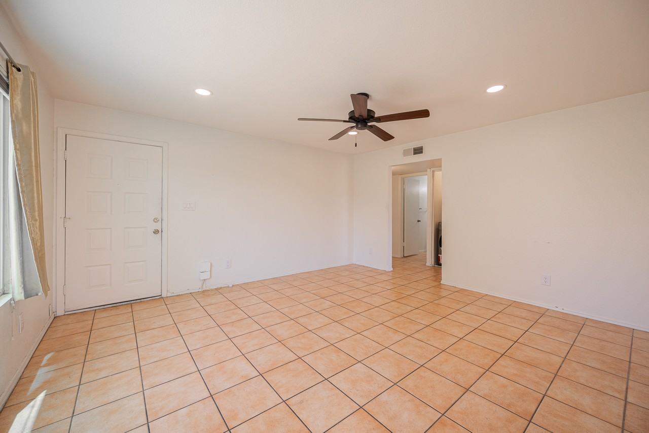 2145 S Dorsey Ln - Photo 3 of 24