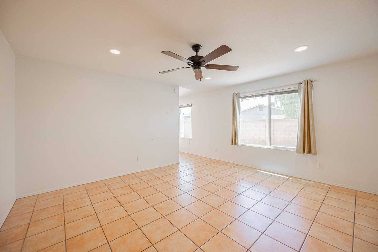 2145 S Dorsey Ln - Photo 5 of 24