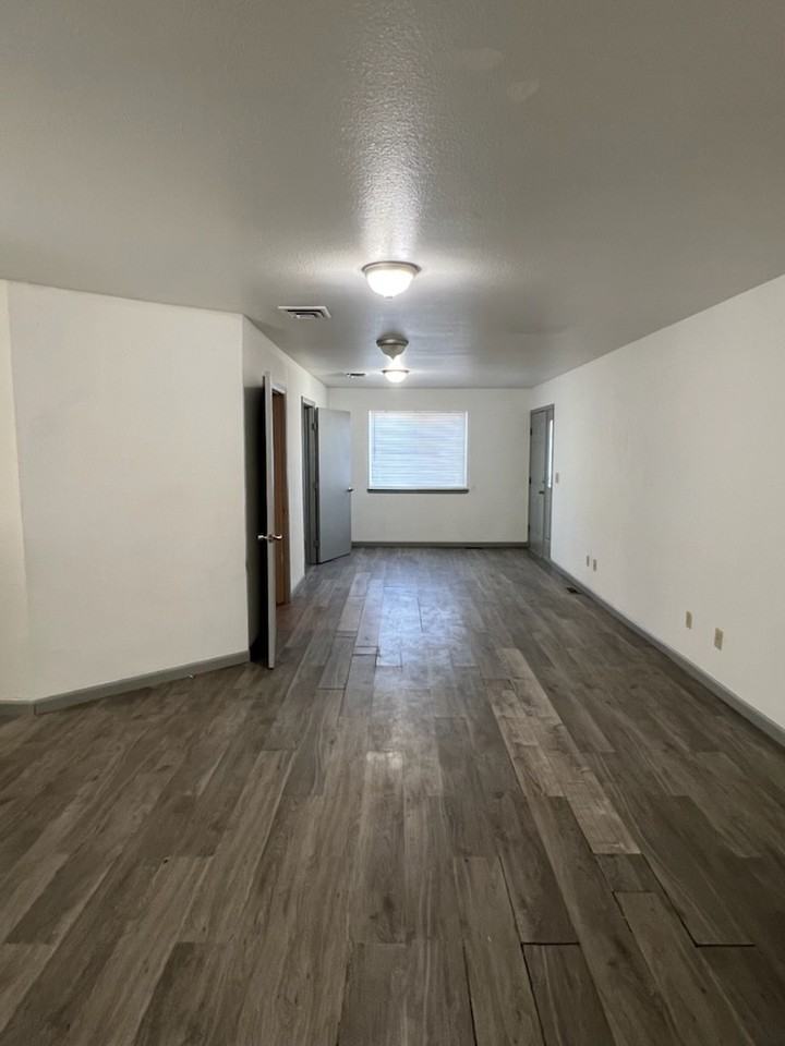 1415 Main St #B - Photo 2 of 10