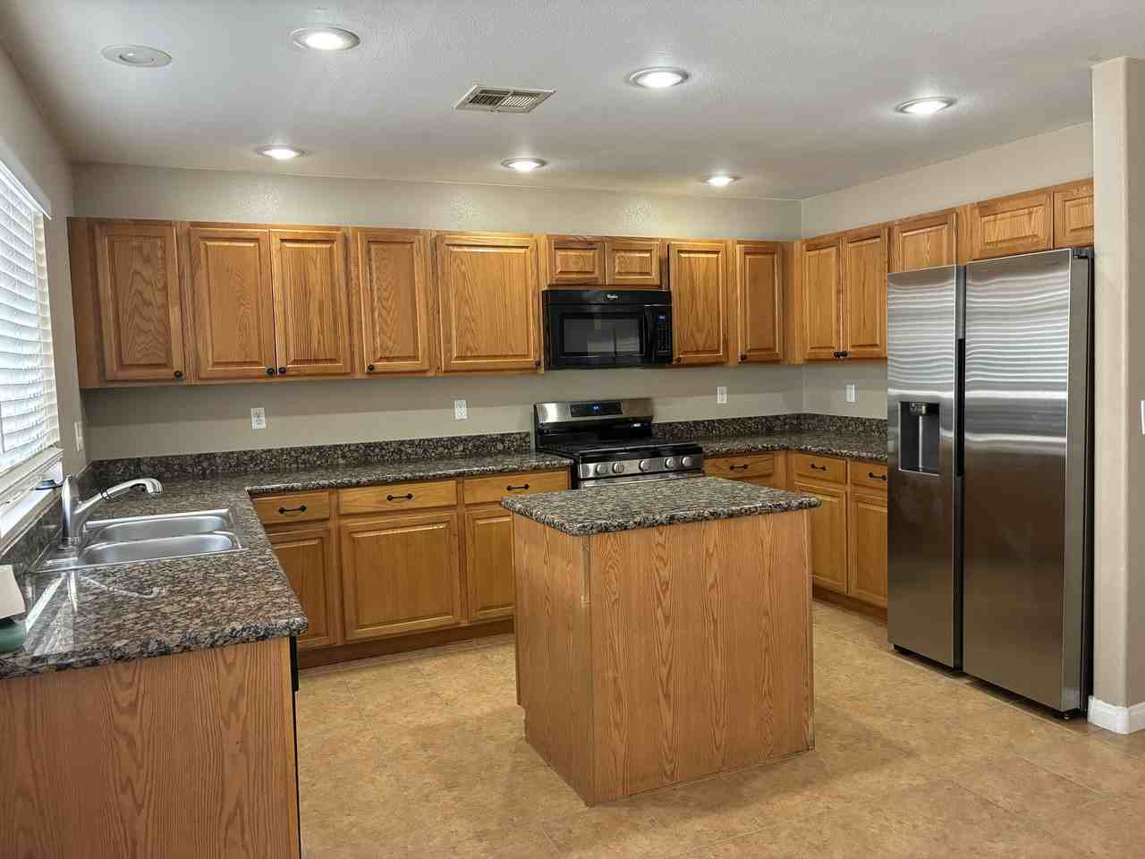 2753 Fountain Ridge Ln - Photo 3 of 37
