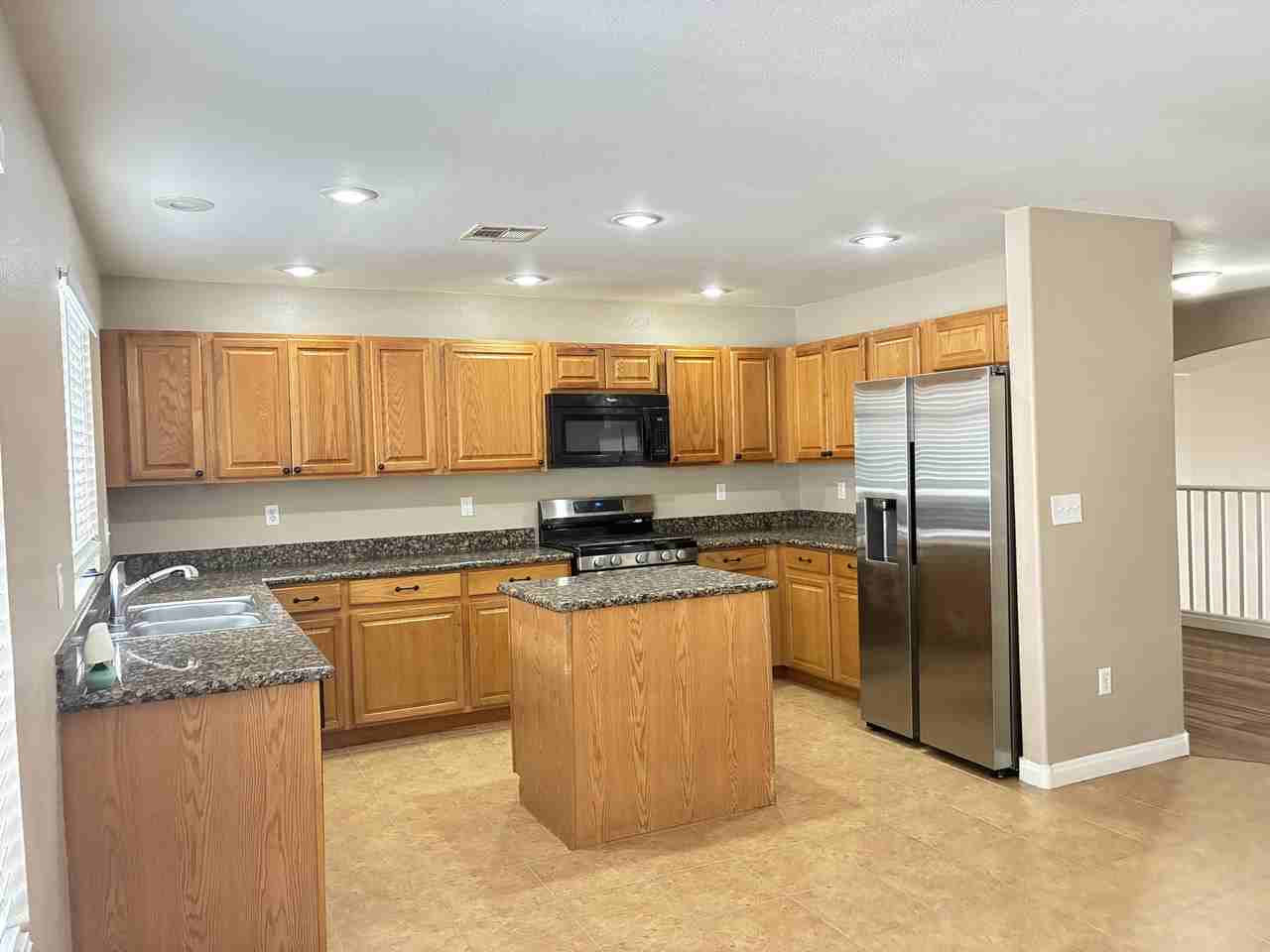 2753 Fountain Ridge Ln - Photo 6 of 37