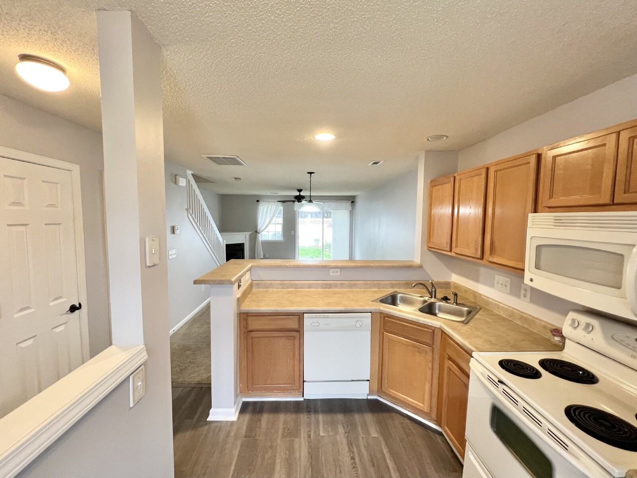 15113 Deshler Ct - Photo 4 of 17