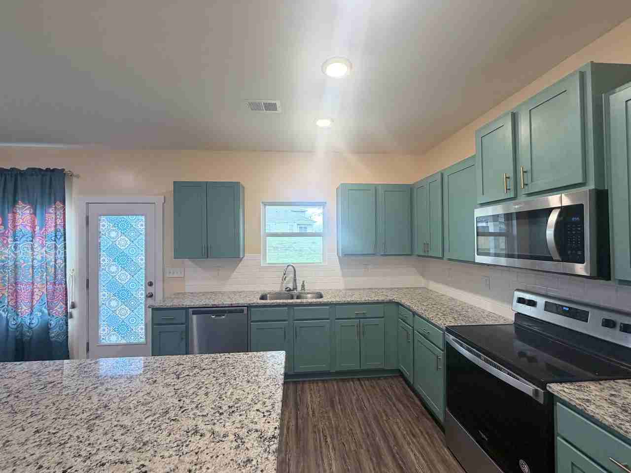 4200 Textile Ln Sw - Photo 6 of 22