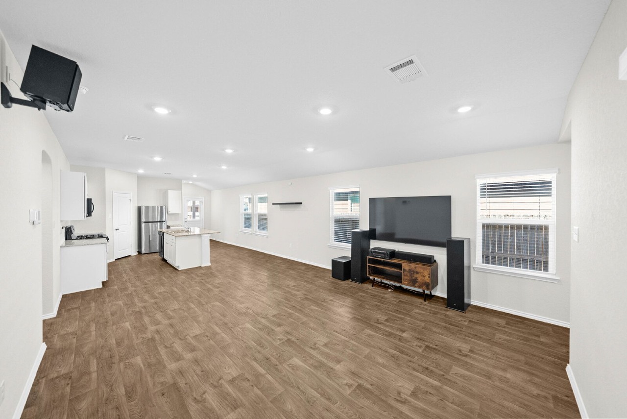 12118 Pease Riv - Photo 7 of 35