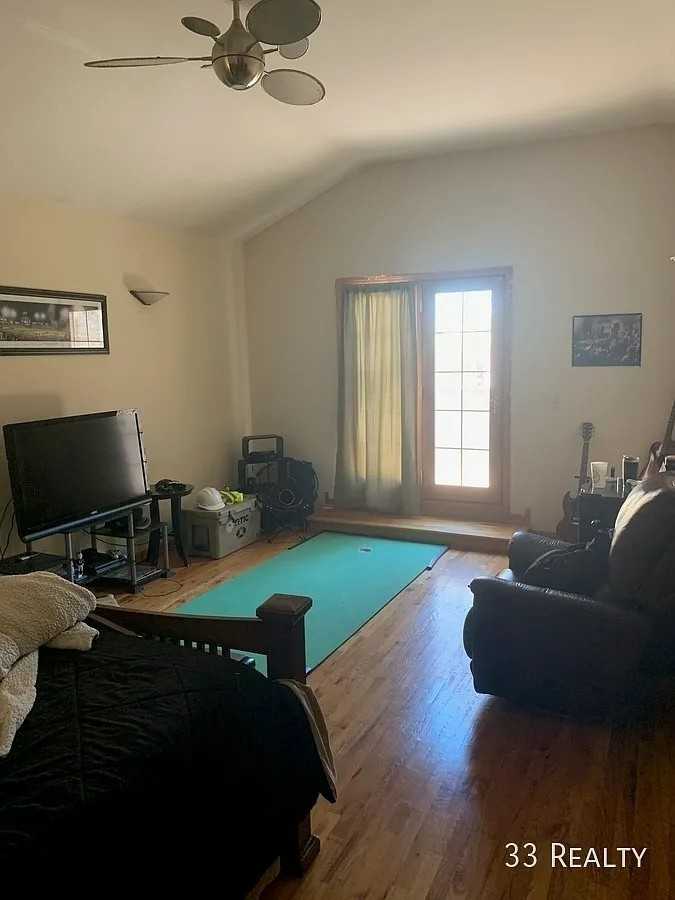 1316 N Rockwell St #2 - Photo 7 of 15