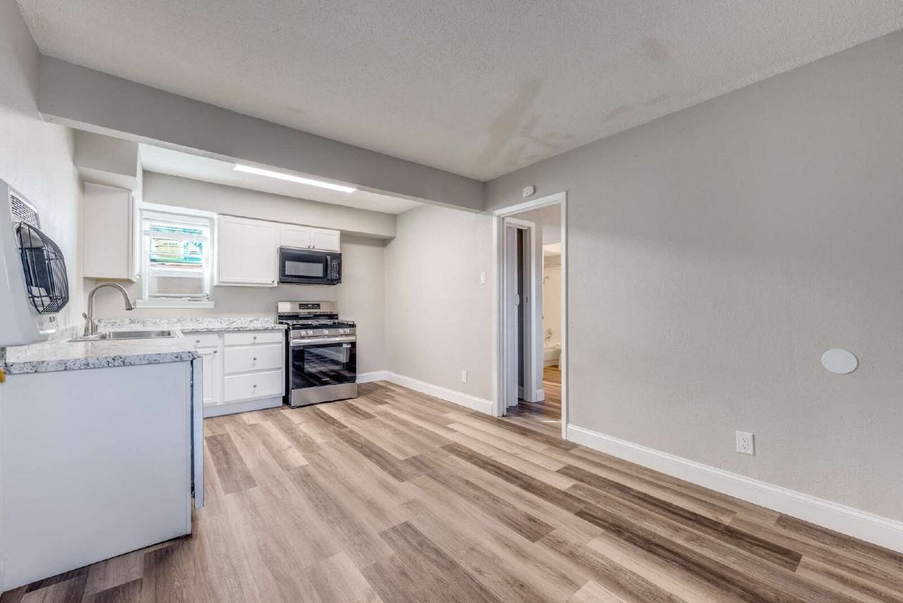 1001 W Elm St #204 - Photo 6 of 25