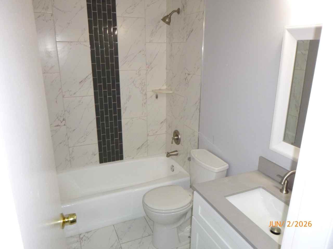 4521 Maple Ave #1S - Photo 7 of 9