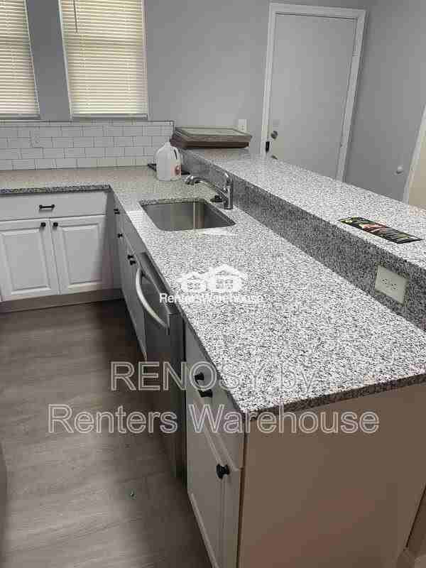 1627 N Smallwood St - Photo 3 of 10