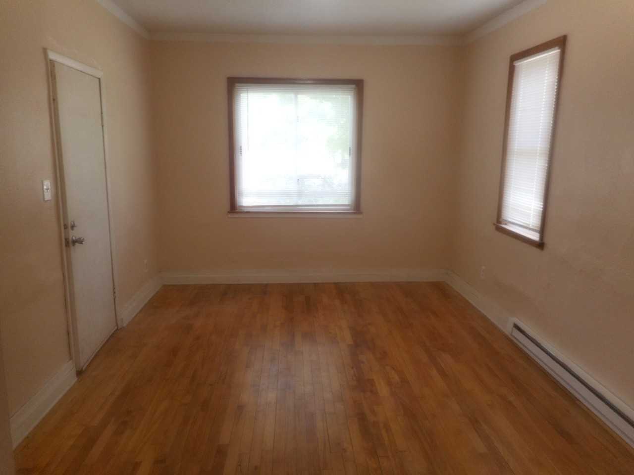 914 Armstrong Ave #1 - Photo 2 of 10