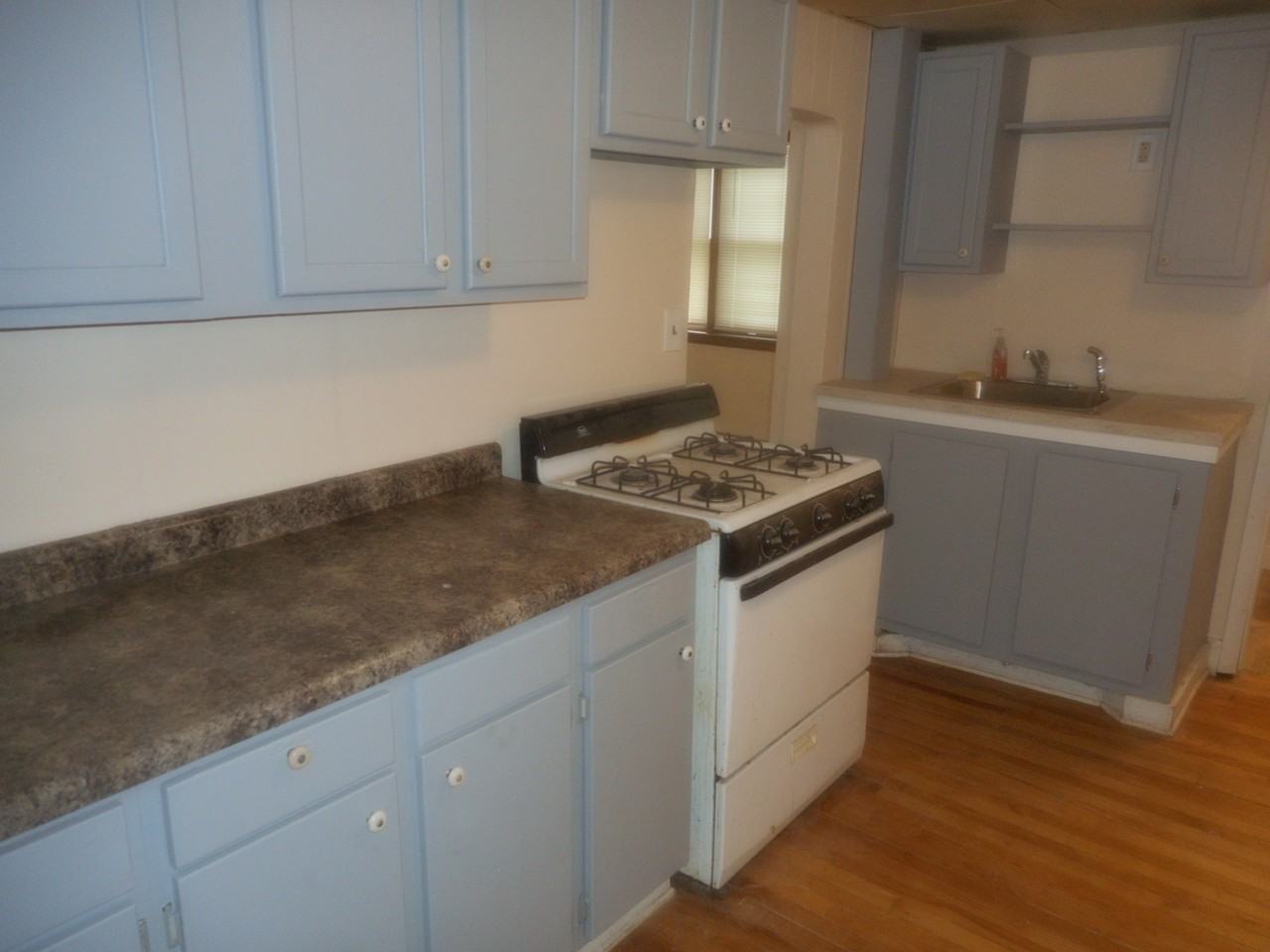914 Armstrong Ave #1 - Photo 4 of 10