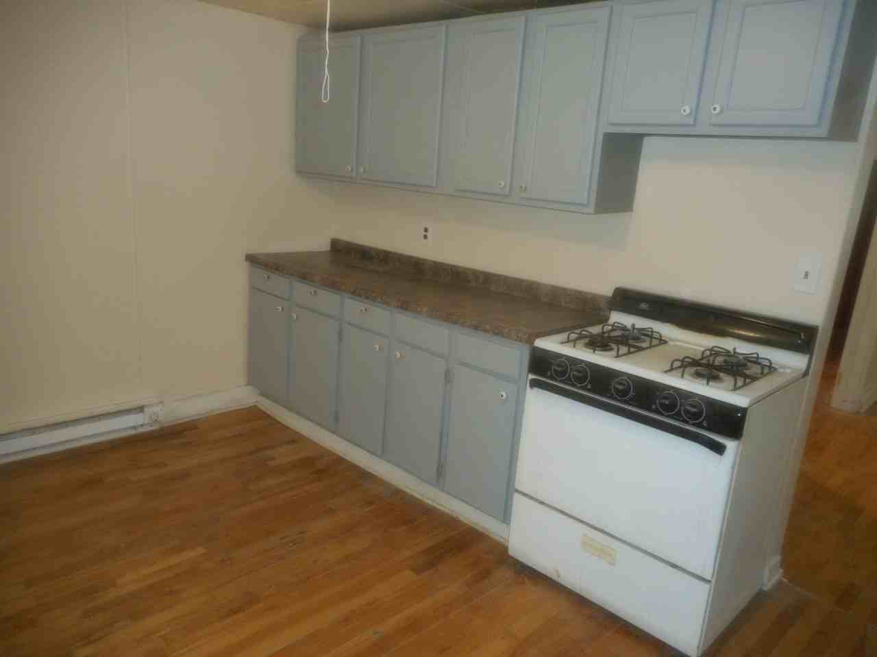 914 Armstrong Ave #1 - Photo 5 of 10