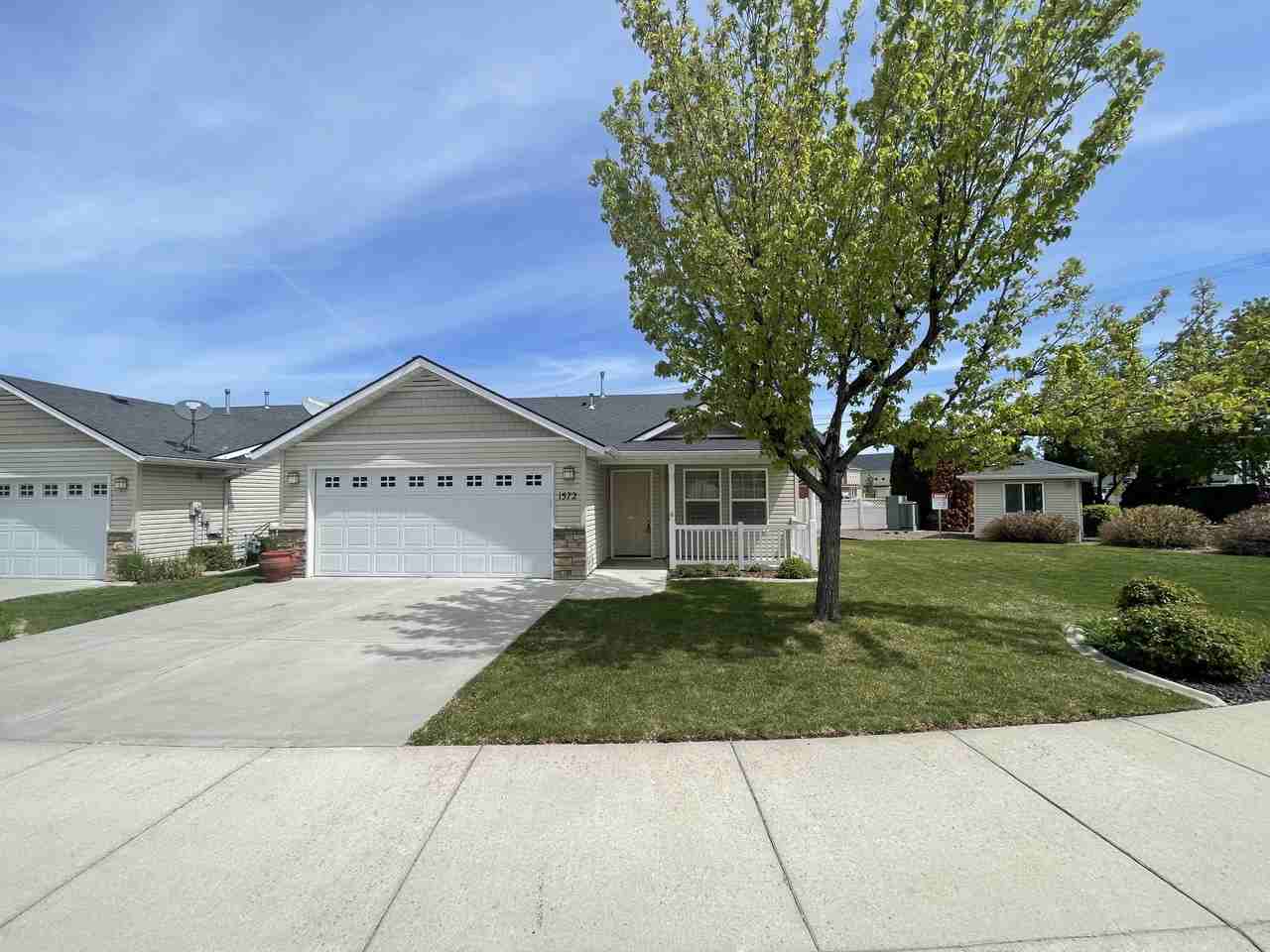 1572 E Locust View Ln - Photo 2 of 20