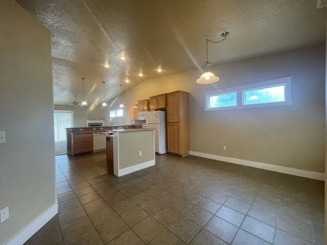 1572 E Locust View Ln - Photo 3 of 20