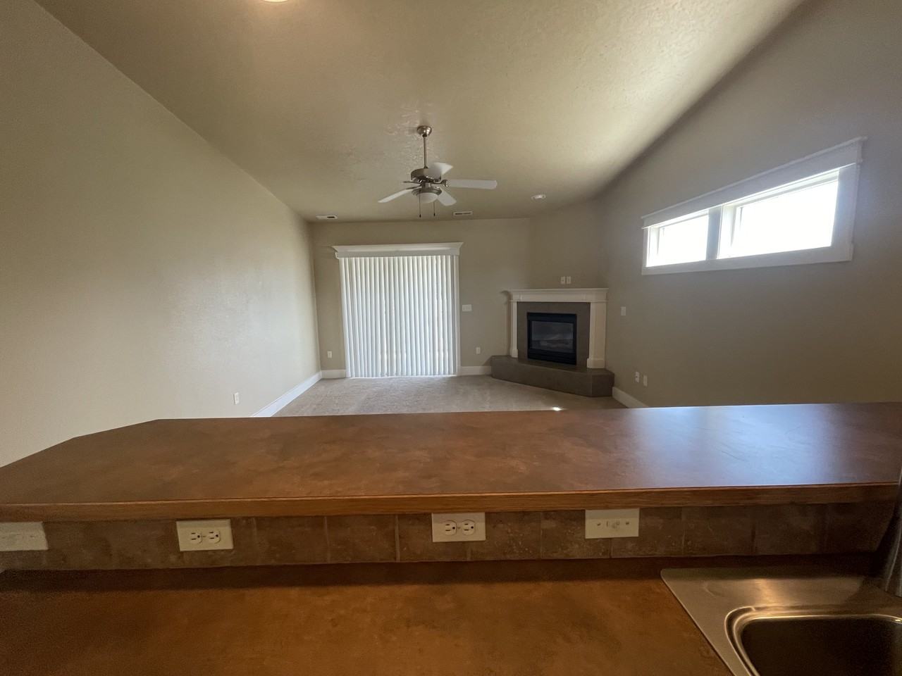 1572 E Locust View Ln - Photo 7 of 20