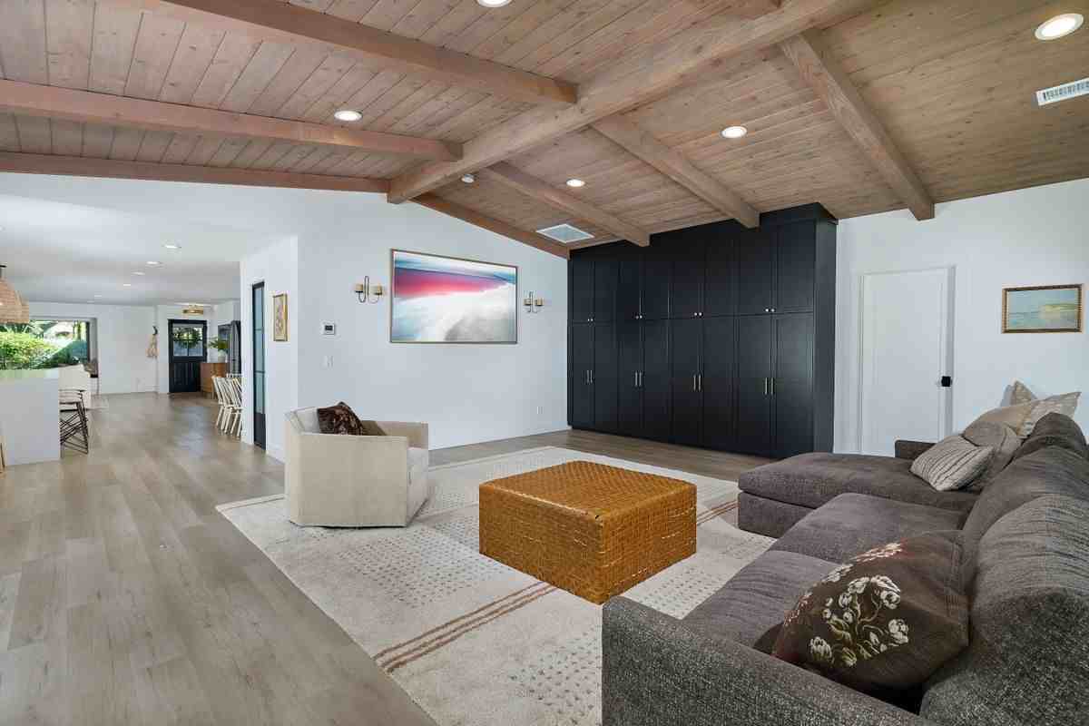 2140 Mountain Vista Dr - Photo 5 of 42