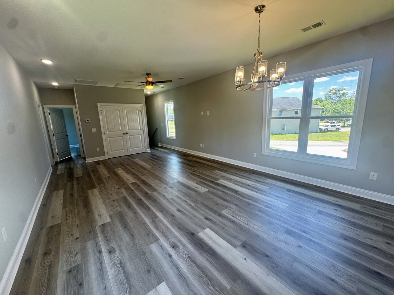 1726 Cenith Dr - Photo 5 of 29