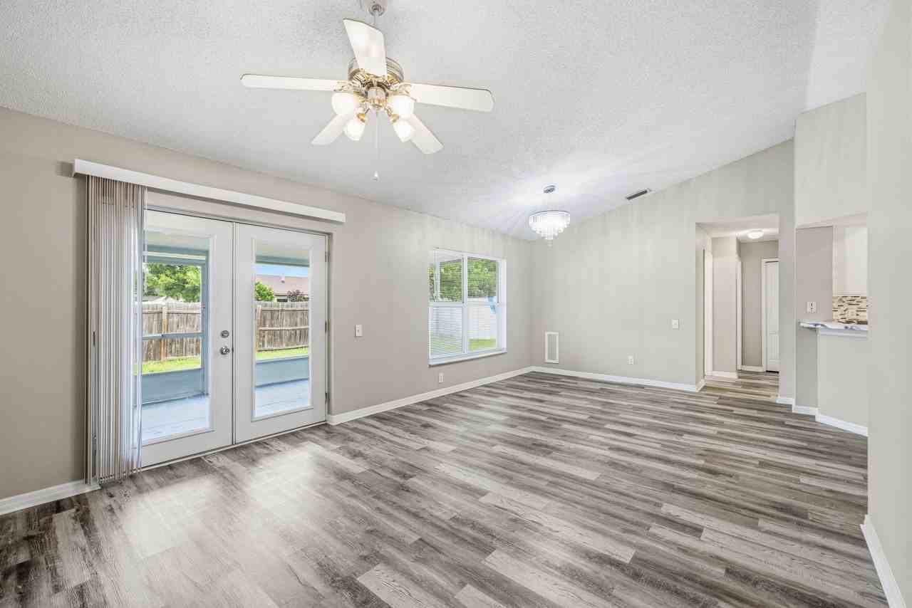 11339 Calgary Cir - Photo 5 of 27
