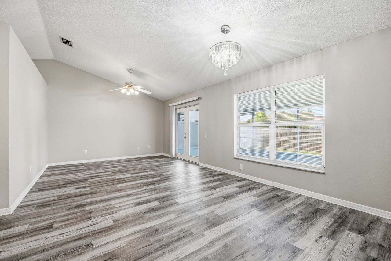 11339 Calgary Cir - Photo 7 of 27