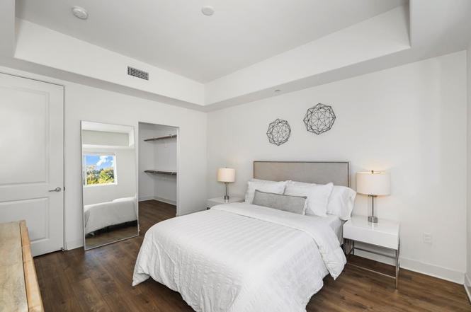 5702 La Jolla Blvd #206 - Photo 5 of 8