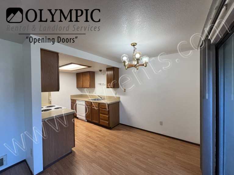 829 Israel Rd Sw - Photo 3 of 10