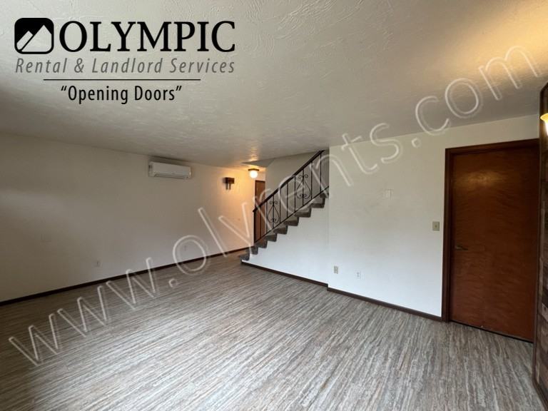 1419 Mamook Ct Ne A - Photo 2 of 18