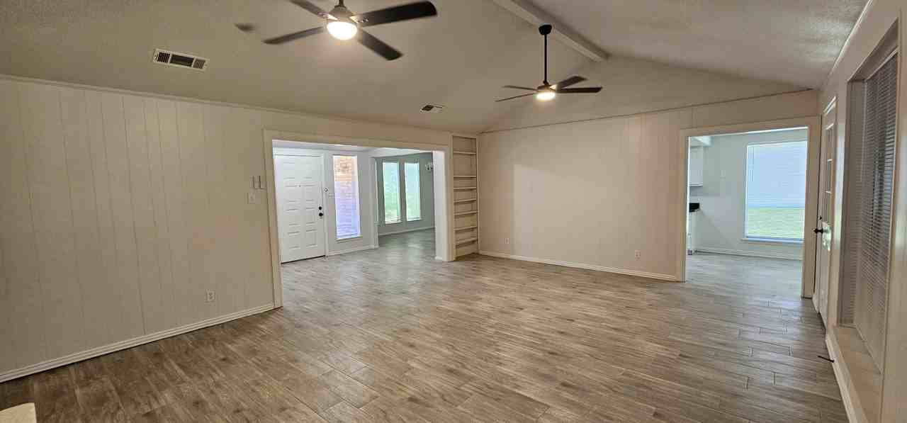 1204 Laurie Ave - Photo 7 of 31