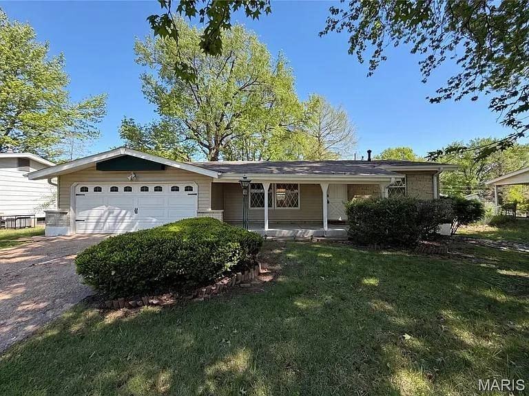 1321 Petite Dr - Photo 4 of 18