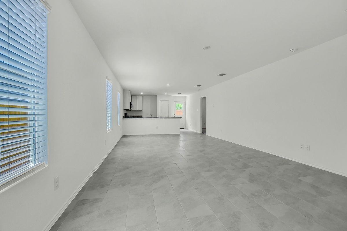 402 Harvest St - Photo 6 of 47