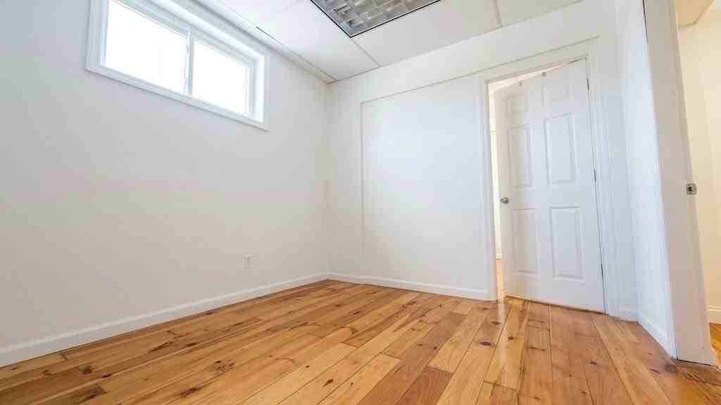 825 Mcdonald Ave - Photo 4 of 5