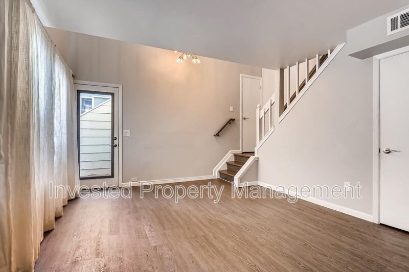 909 S Dawson Way #13 - Photo 3 of 13
