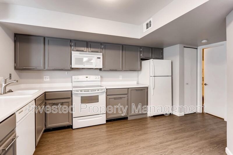 909 S Dawson Way #13 - Photo 4 of 13