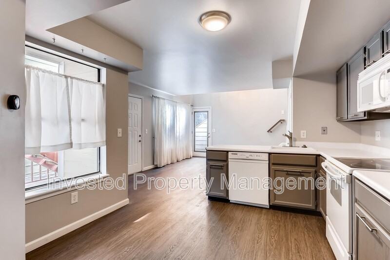 909 S Dawson Way #13 - Photo 7 of 13