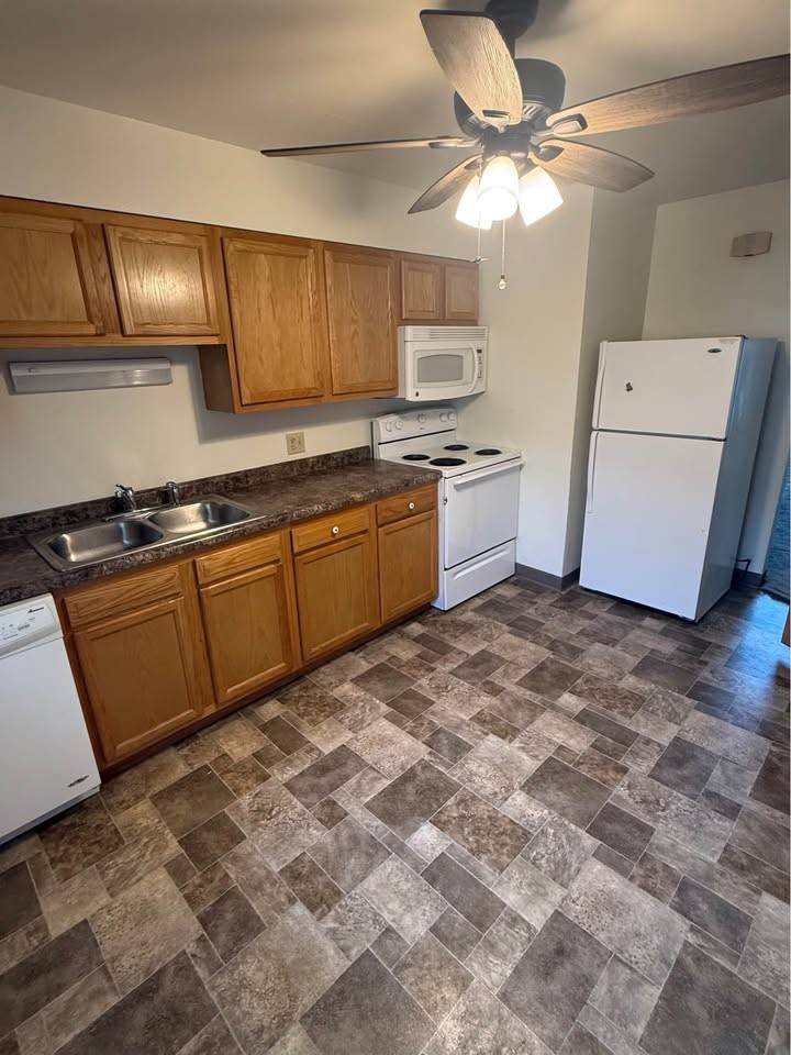 1813 13 1/2 St S #3 - Photo 2 of 7