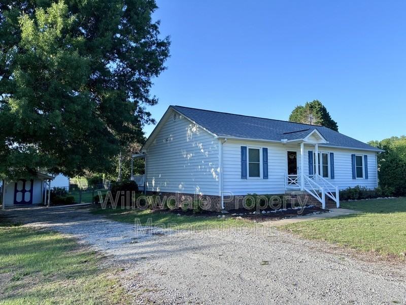 49 Baysprings Ct - Photo 2 of 24