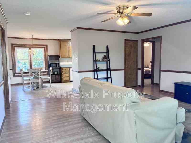 49 Baysprings Ct - Photo 5 of 24