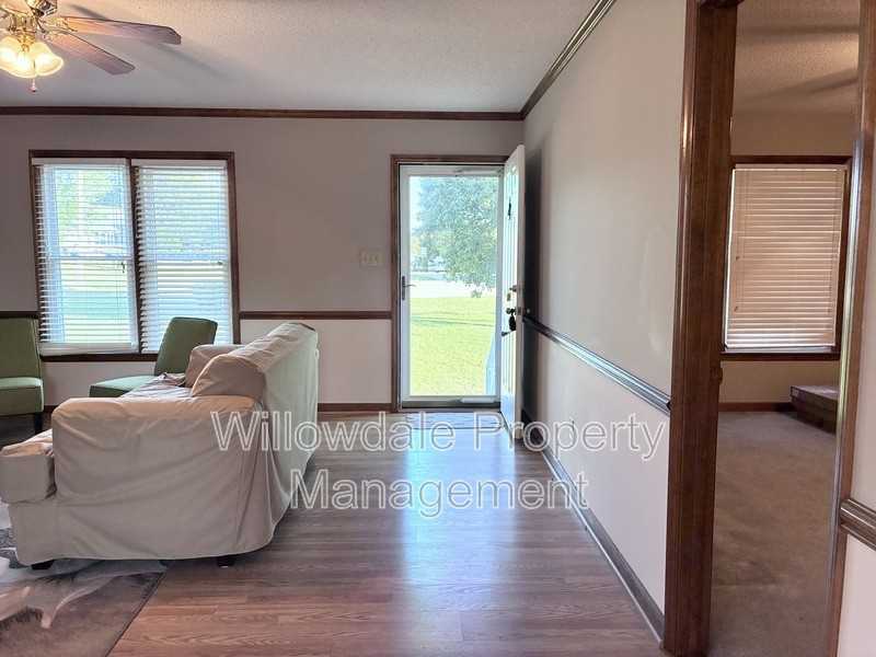 49 Baysprings Ct - Photo 7 of 24