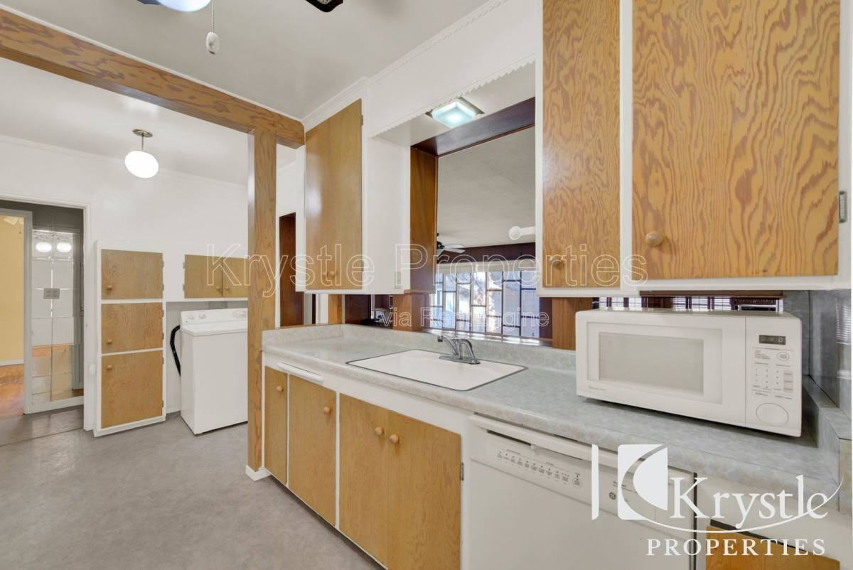 209 14th St - Photo 2 of 10