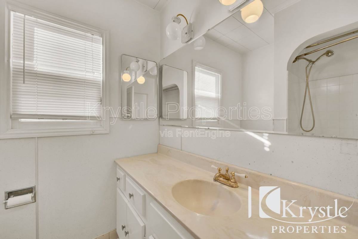 209 14th St - Photo 3 of 10
