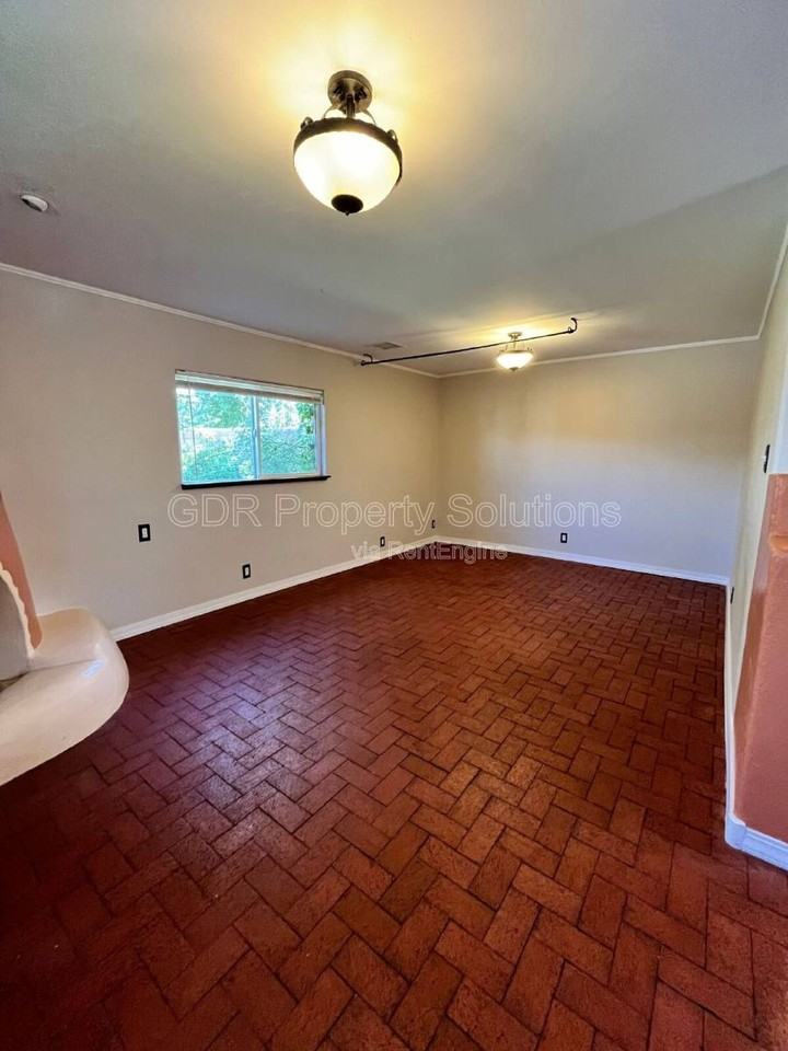 2440 2440 1 2 Rose Ave NW - Photo 3 of 10