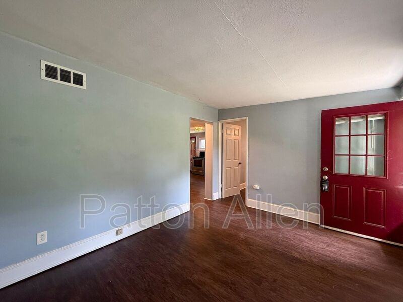 10 Miller Rd E #A - Photo 4 of 17