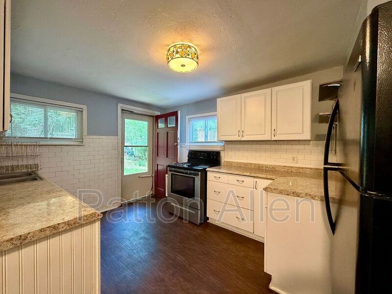 10 Miller Rd E #A - Photo 5 of 17