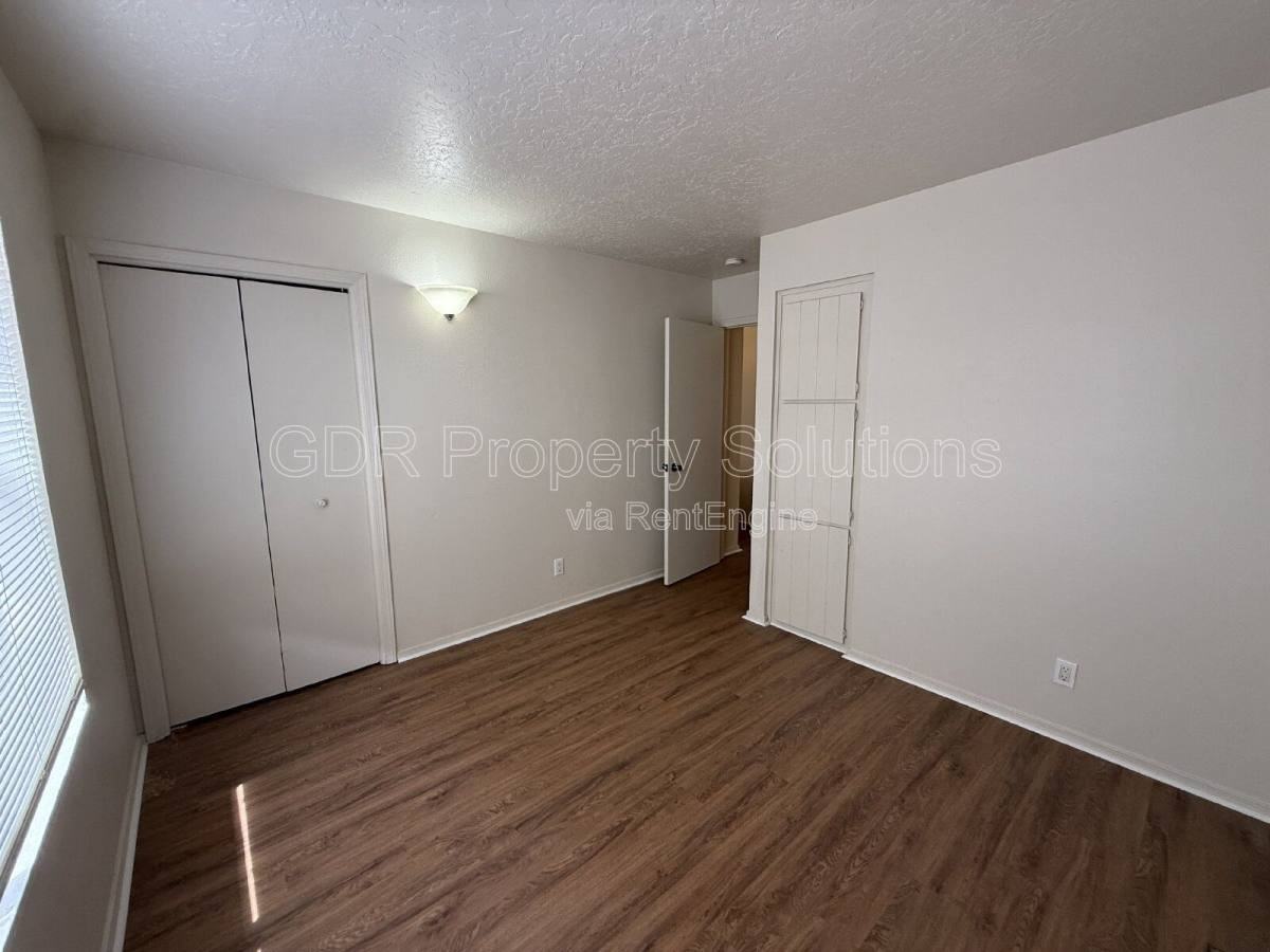 1928 Buena Vista Dr Se #B - Photo 4 of 10