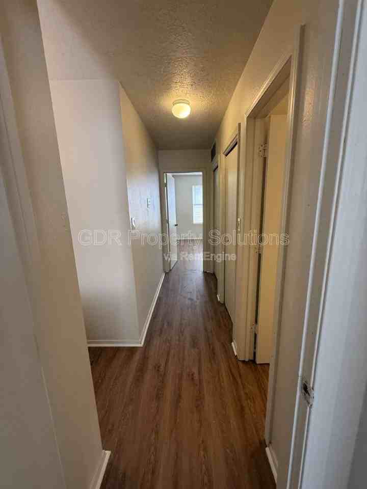 1928 Buena Vista Dr Se #B - Photo 5 of 10