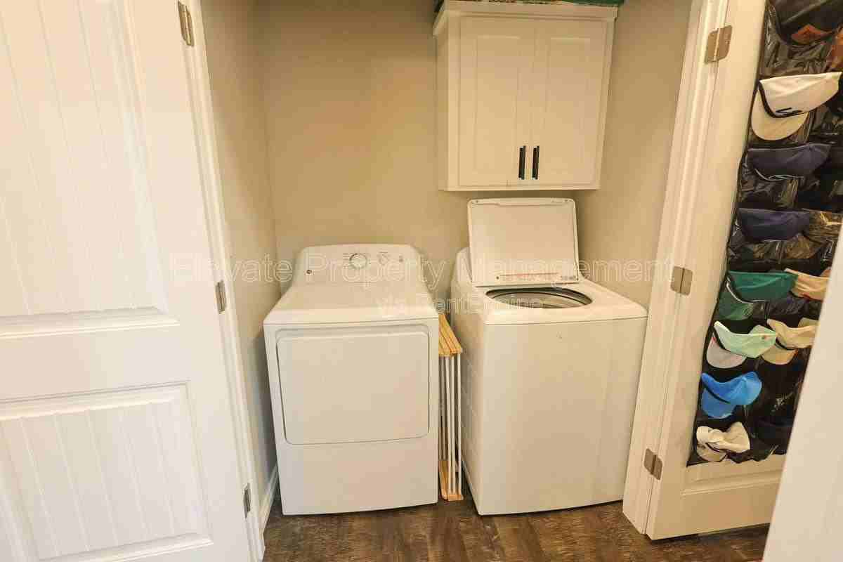 1009 Sw 91st St - Photo 2 of 10